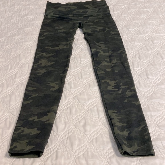 Spanx Green Camo Seamless Shaping Leggings - Picture 2 of 4